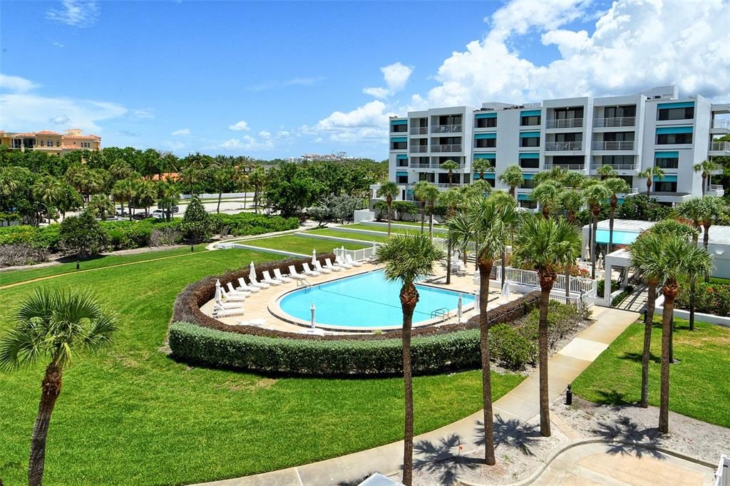 For Sale: $1,650,000 (2 beds, 2 baths, 1463 Square Feet)