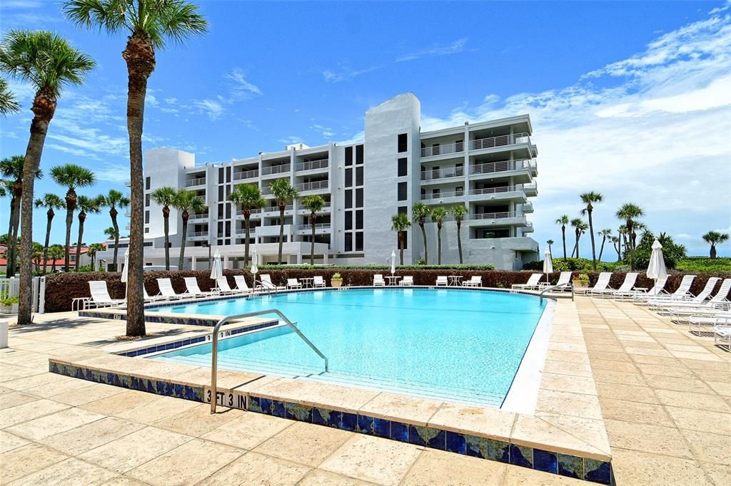 For Sale: $1,650,000 (2 beds, 2 baths, 1463 Square Feet)