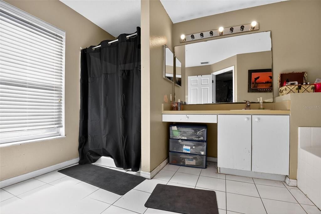 待售: $289,000 (3 贝兹, 2 浴室, 2017 平方英尺)