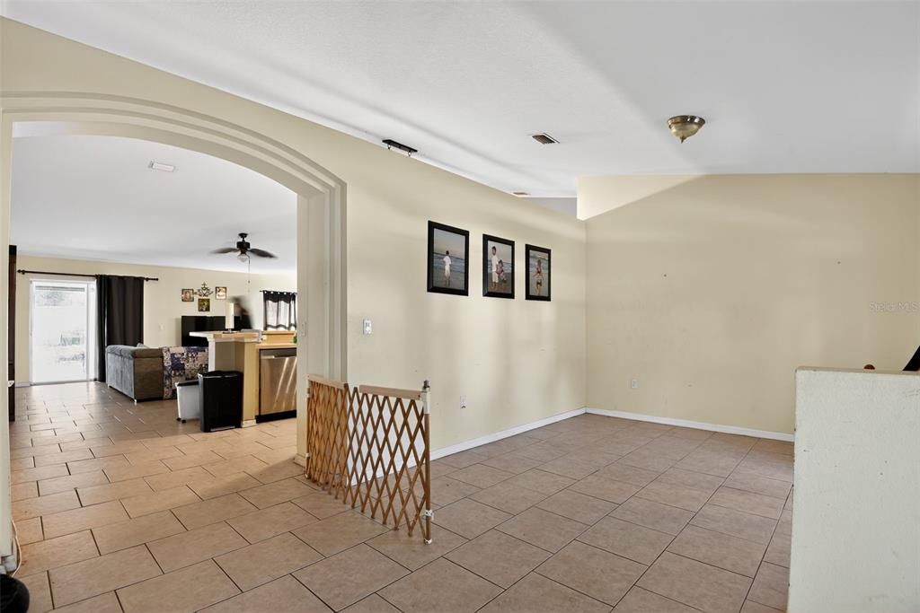 待售: $289,000 (3 贝兹, 2 浴室, 2017 平方英尺)