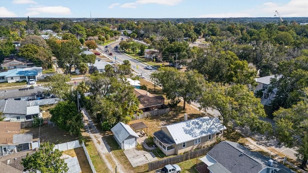 For Sale: $315,000 (2 beds, 1 baths, 864 Square Feet)