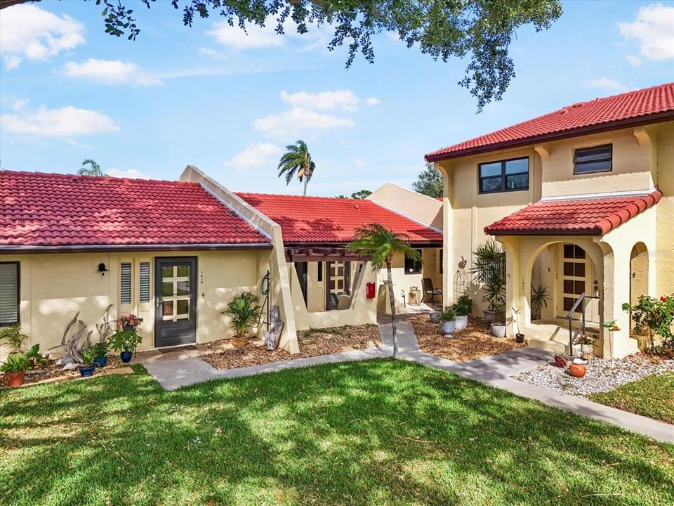 For Sale: $197,777 (1 beds, 1 baths, 756 Square Feet)