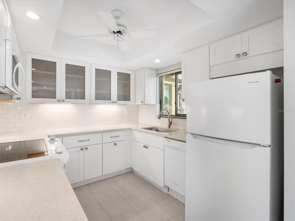 For Sale: $197,777 (1 beds, 1 baths, 756 Square Feet)