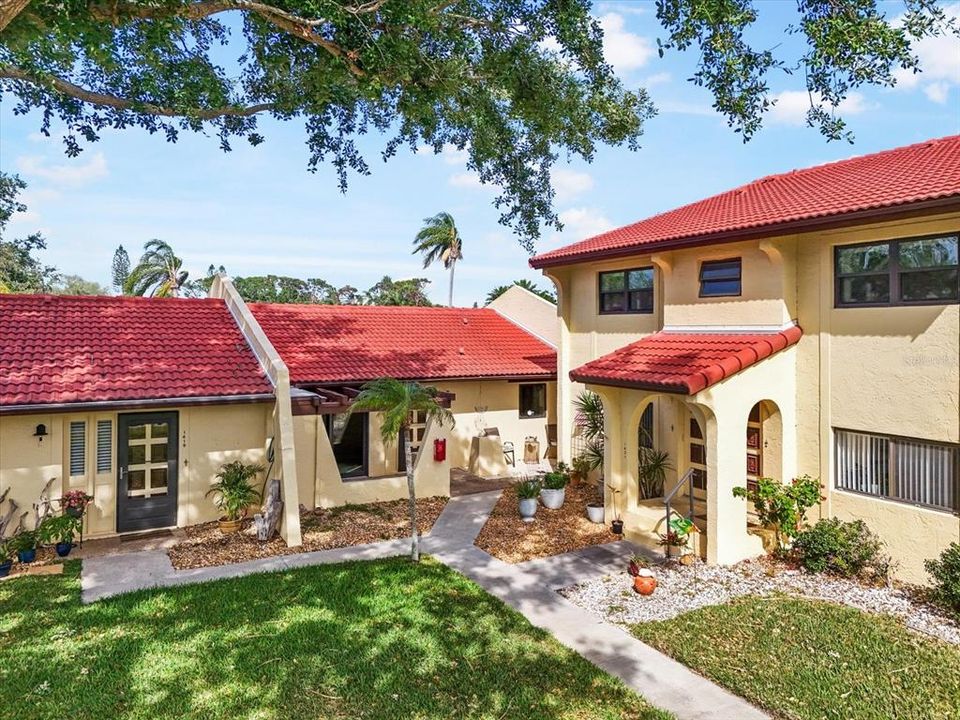 For Sale: $197,777 (1 beds, 1 baths, 756 Square Feet)