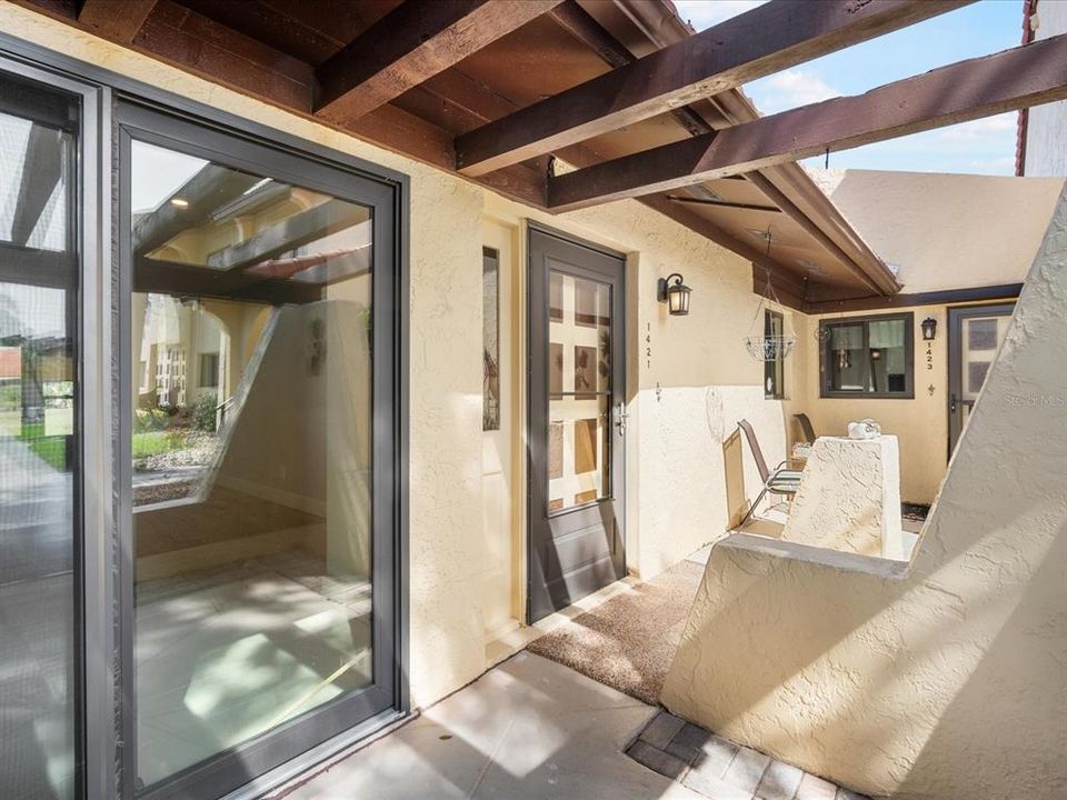 For Sale: $197,777 (1 beds, 1 baths, 756 Square Feet)