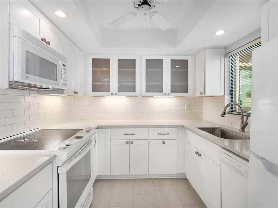 For Sale: $197,777 (1 beds, 1 baths, 756 Square Feet)