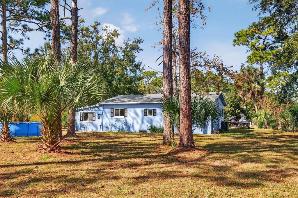 Active With Contract: $165,000 (2 beds, 1 baths, 936 Square Feet)