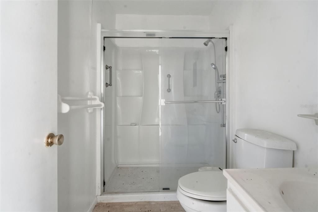 待售: $299,000 (4 贝兹, 3 浴室, 3012 平方英尺)