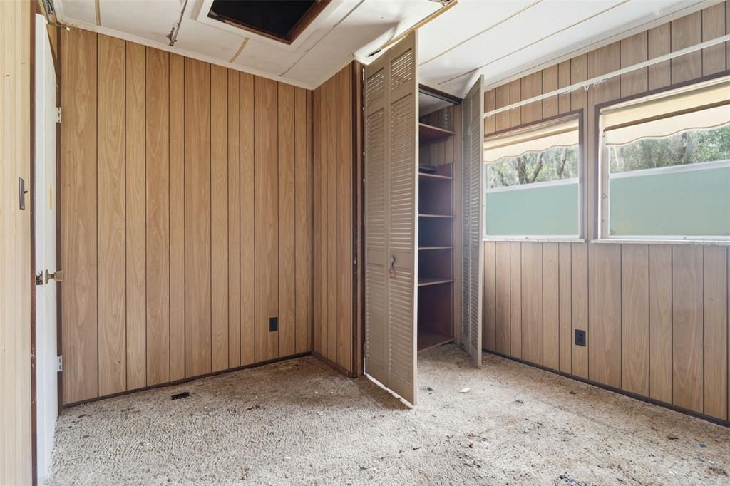 待售: $299,000 (4 贝兹, 3 浴室, 3012 平方英尺)