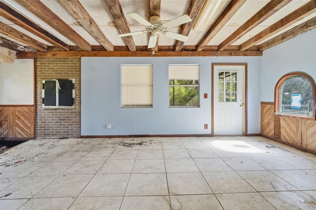 待售: $299,000 (4 贝兹, 3 浴室, 3012 平方英尺)