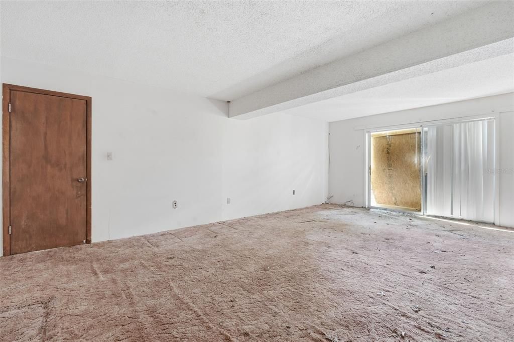 待售: $299,000 (4 贝兹, 3 浴室, 3012 平方英尺)