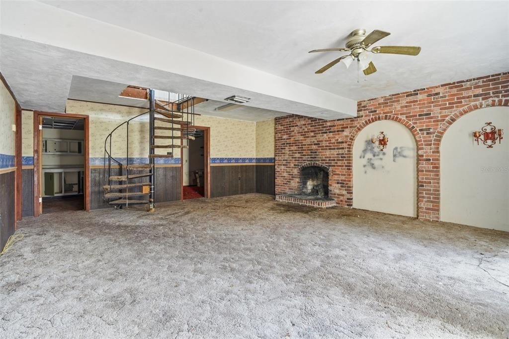 待售: $299,000 (4 贝兹, 3 浴室, 3012 平方英尺)