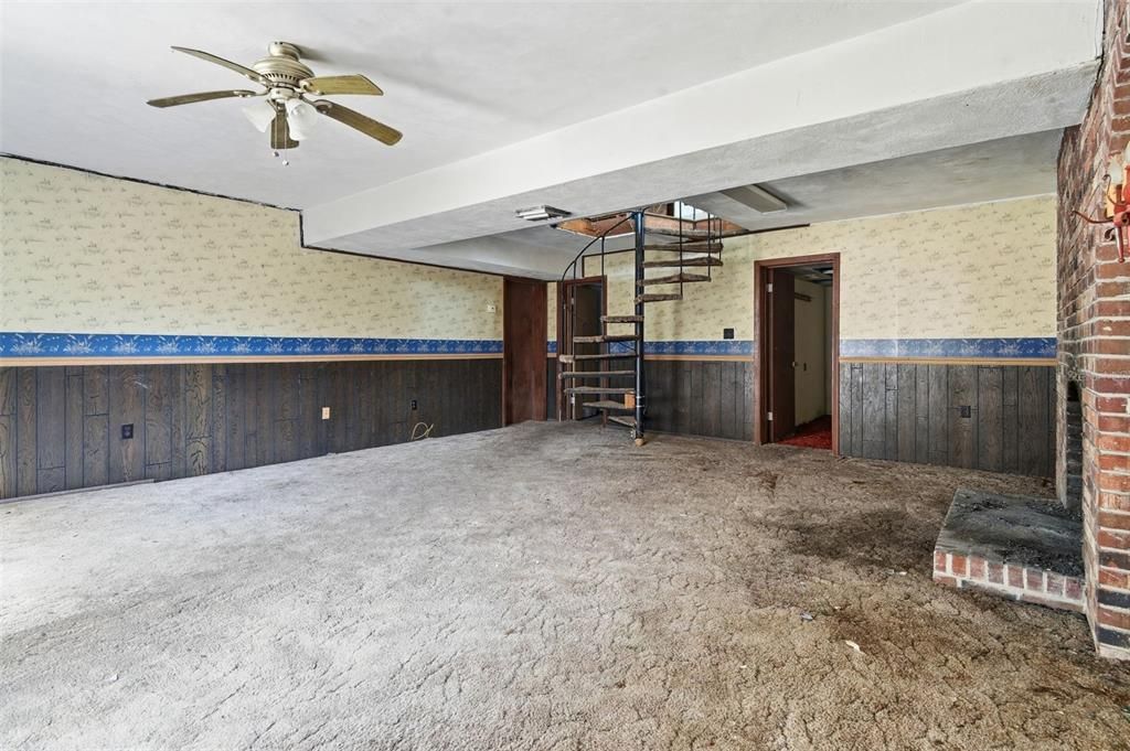 待售: $299,000 (4 贝兹, 3 浴室, 3012 平方英尺)