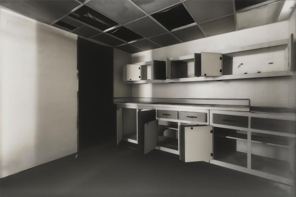 待售: $299,000 (4 贝兹, 3 浴室, 3012 平方英尺)