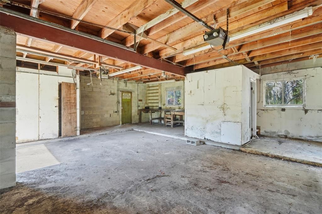 待售: $299,000 (4 贝兹, 3 浴室, 3012 平方英尺)