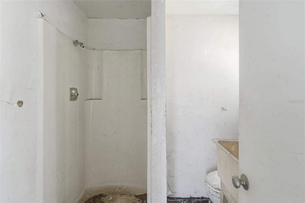 待售: $299,000 (4 贝兹, 3 浴室, 3012 平方英尺)