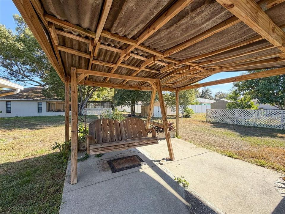 Active With Contract: $259,900 (2 beds, 2 baths, 1280 Square Feet)