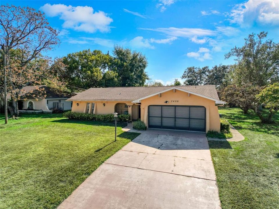 Active With Contract: $259,900 (2 beds, 2 baths, 1280 Square Feet)