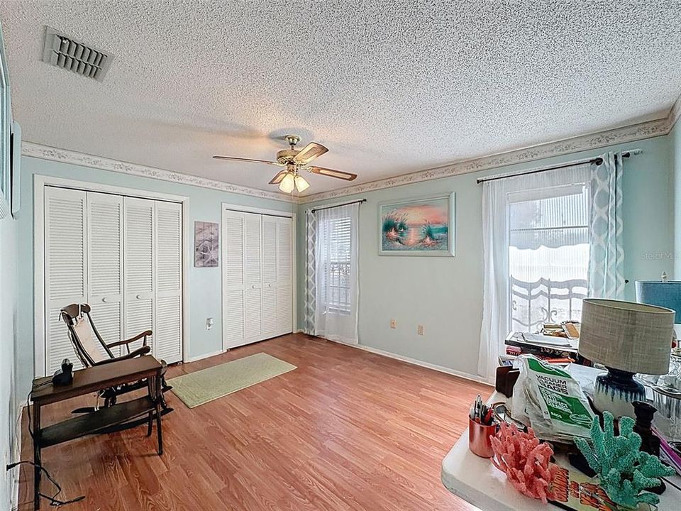 Active With Contract: $259,900 (2 beds, 2 baths, 1280 Square Feet)