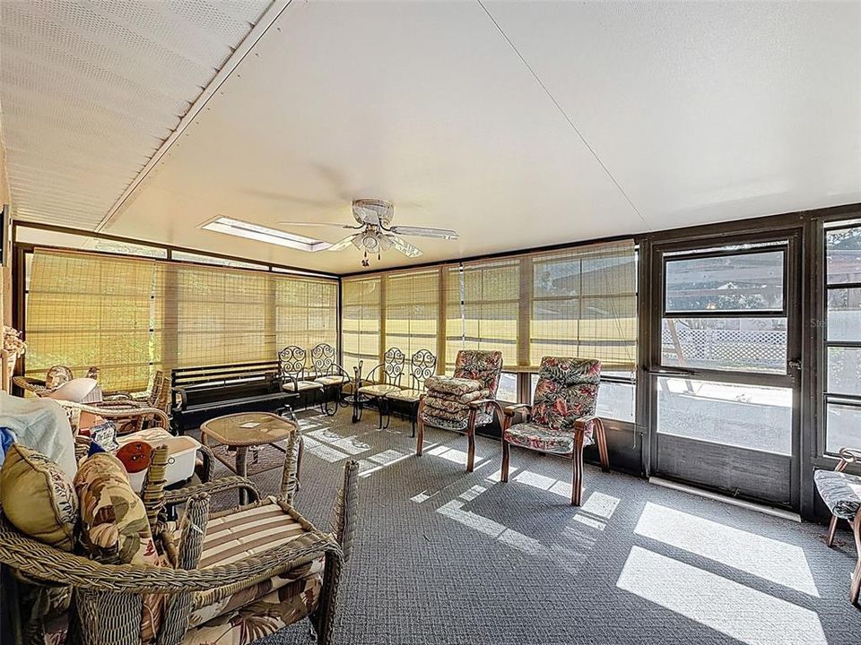 Active With Contract: $259,900 (2 beds, 2 baths, 1280 Square Feet)