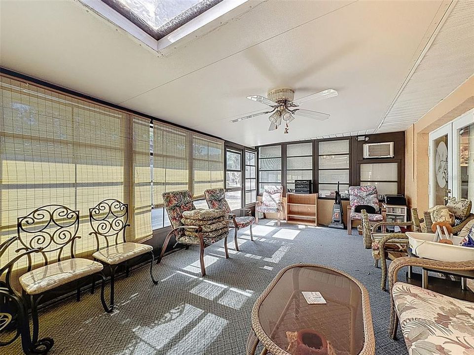 Active With Contract: $259,900 (2 beds, 2 baths, 1280 Square Feet)