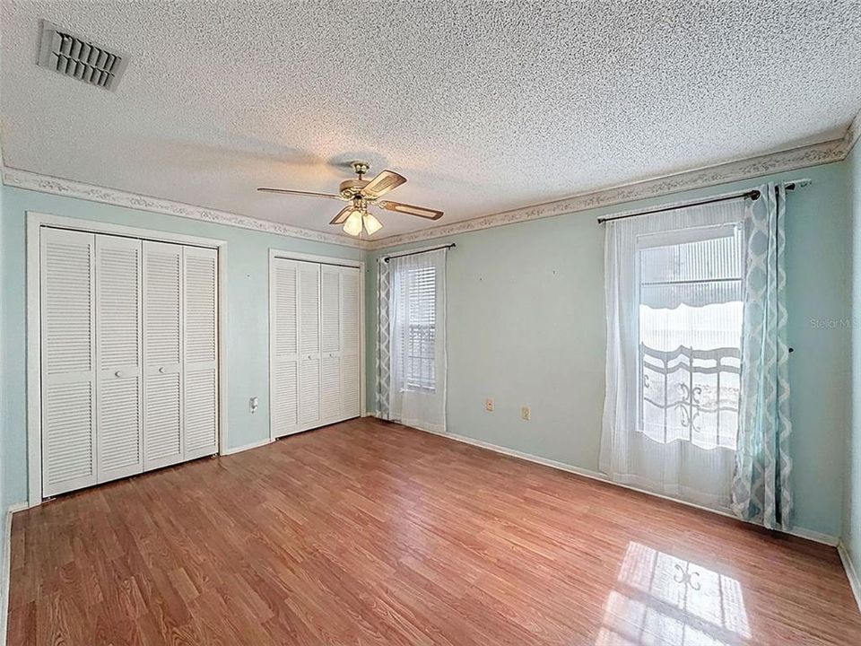 Active With Contract: $259,900 (2 beds, 2 baths, 1280 Square Feet)