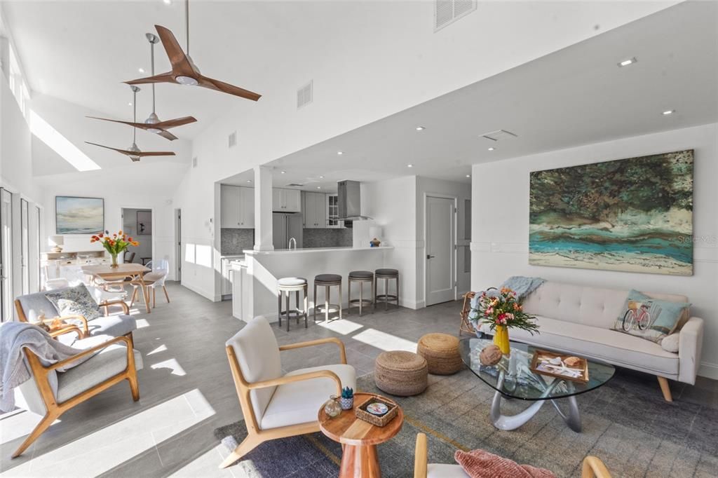 For Sale: $840,000 (3 beds, 3 baths, 1387 Square Feet)