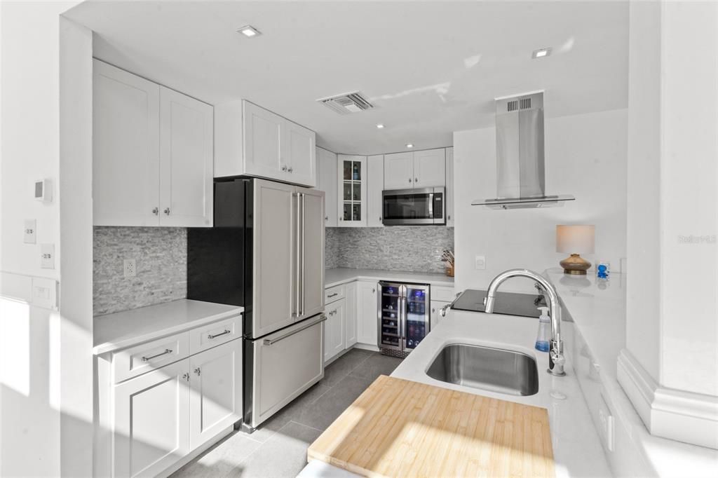 For Sale: $840,000 (3 beds, 3 baths, 1387 Square Feet)