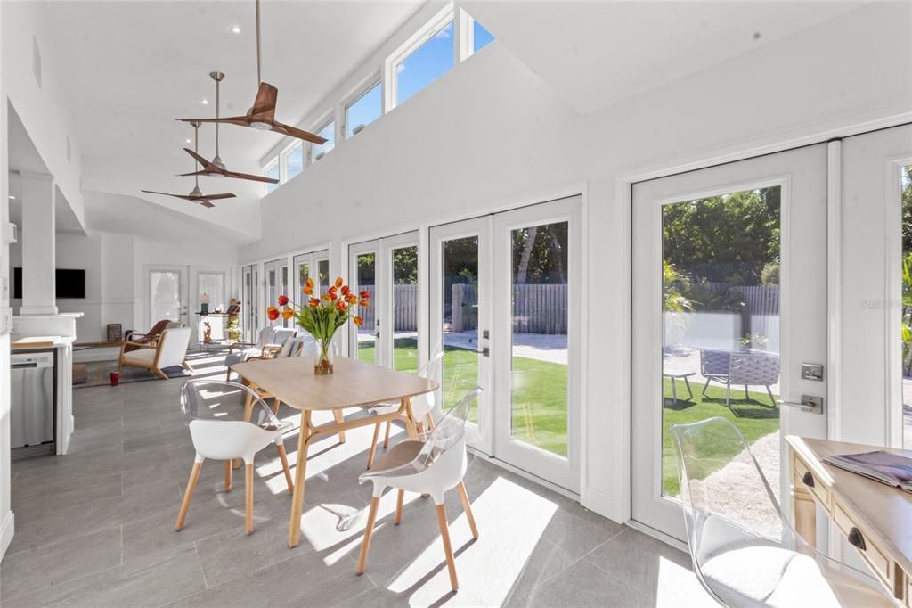 For Sale: $840,000 (3 beds, 3 baths, 1387 Square Feet)