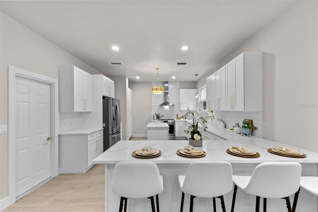 En Venta: $699,000 (5 camas, 3 baños, 2810 Pies cuadrados)