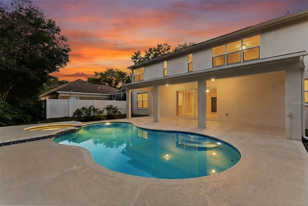 En Venta: $699,000 (5 camas, 3 baños, 2810 Pies cuadrados)