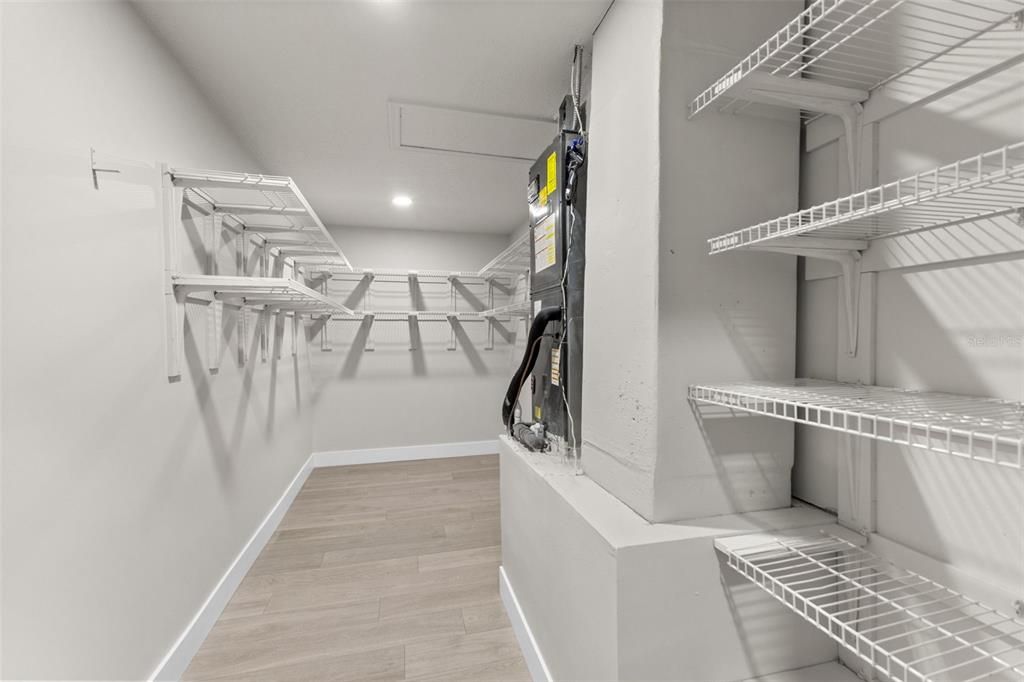 En Venta: $699,000 (5 camas, 3 baños, 2810 Pies cuadrados)