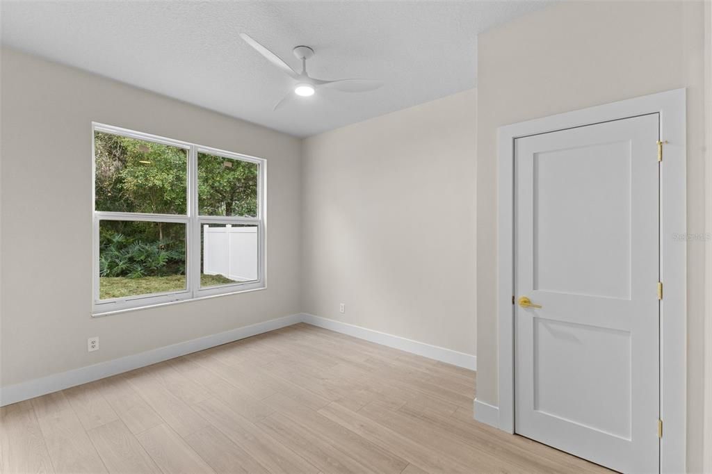 En Venta: $699,000 (5 camas, 3 baños, 2810 Pies cuadrados)