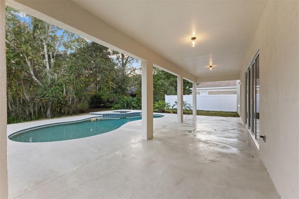 En Venta: $699,000 (5 camas, 3 baños, 2810 Pies cuadrados)