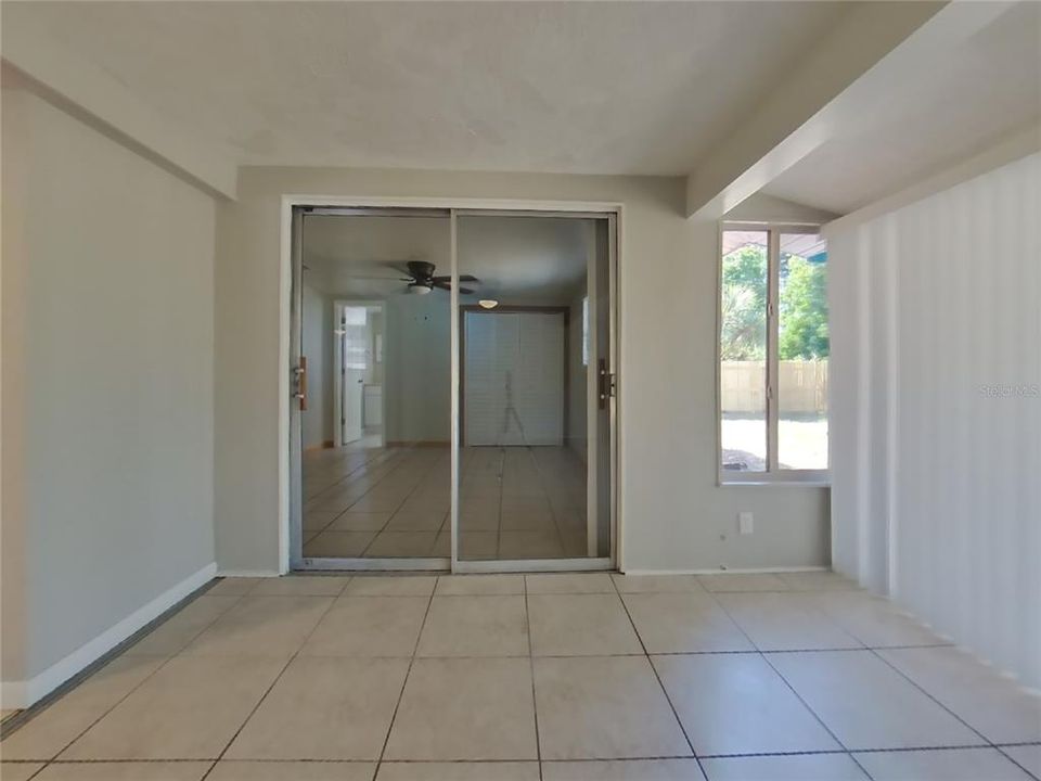 For Rent: $2,599 (3 beds, 2 baths, 1289 Square Feet)