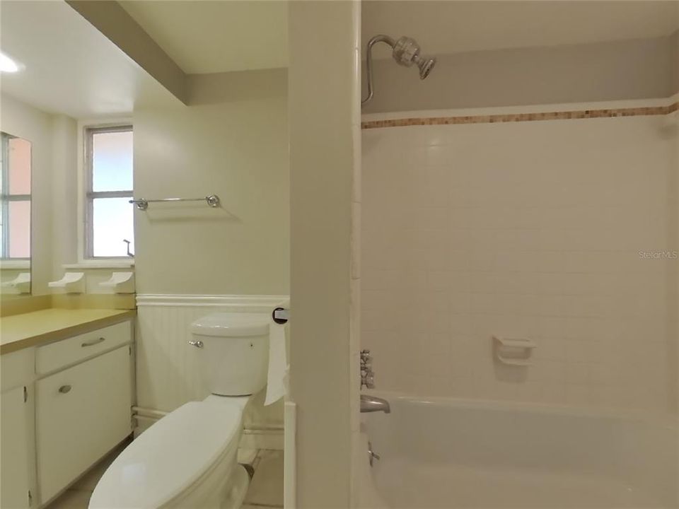 For Rent: $2,599 (3 beds, 2 baths, 1289 Square Feet)