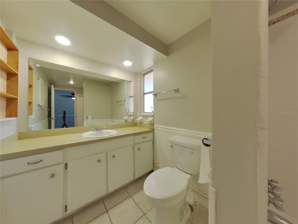 For Rent: $2,599 (3 beds, 2 baths, 1289 Square Feet)