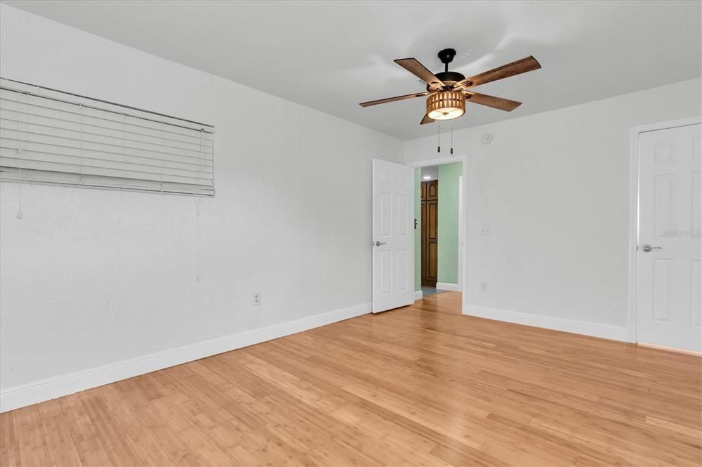 For Sale: $525,000 (3 beds, 1 baths, 1209 Square Feet)