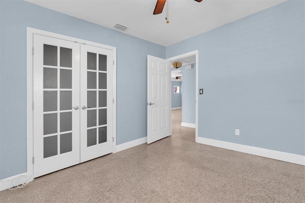 For Sale: $525,000 (3 beds, 1 baths, 1209 Square Feet)