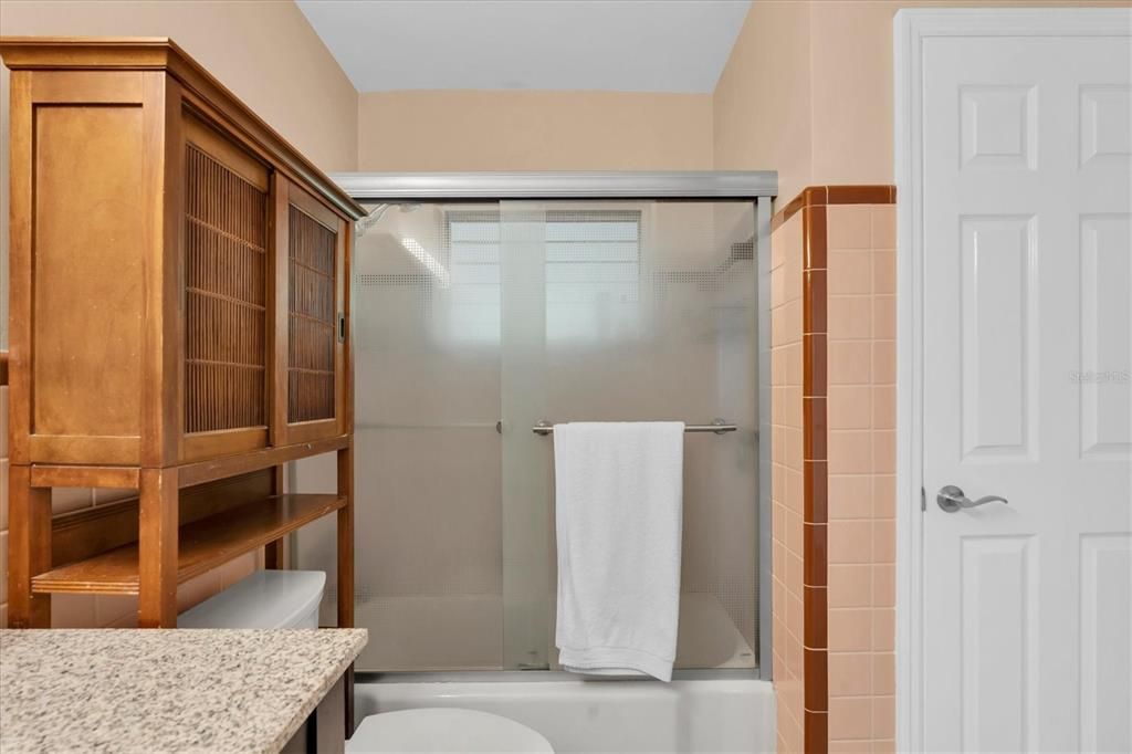 For Sale: $525,000 (3 beds, 1 baths, 1209 Square Feet)