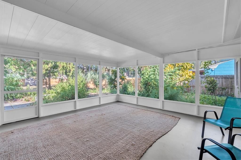 For Sale: $525,000 (3 beds, 1 baths, 1209 Square Feet)