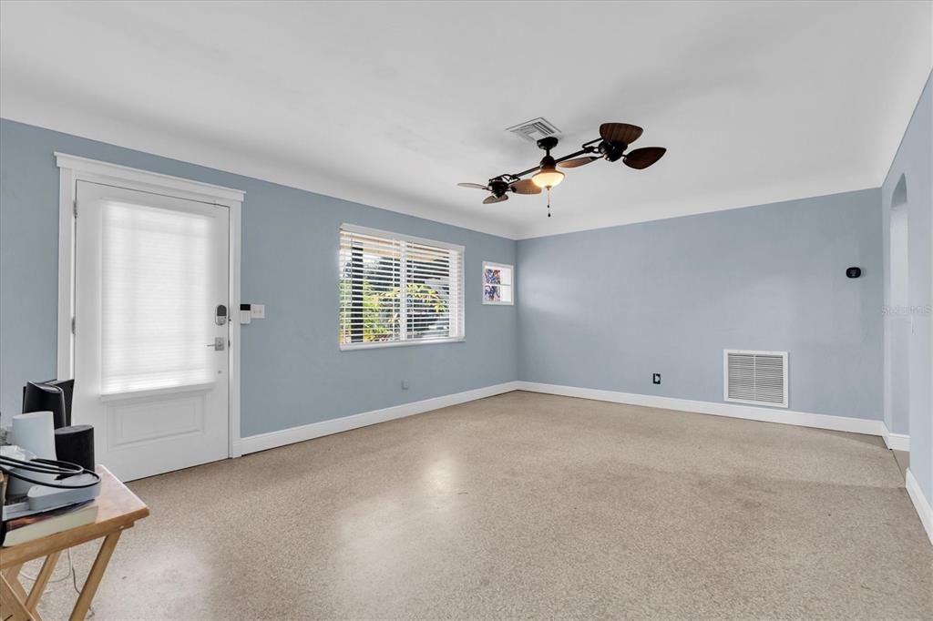 For Sale: $525,000 (3 beds, 1 baths, 1209 Square Feet)