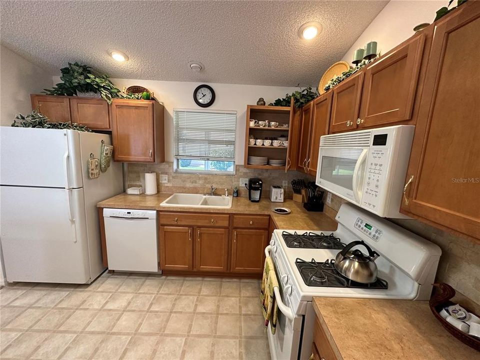 For Rent: $2,800 (2 beds, 2 baths, 1142 Square Feet)