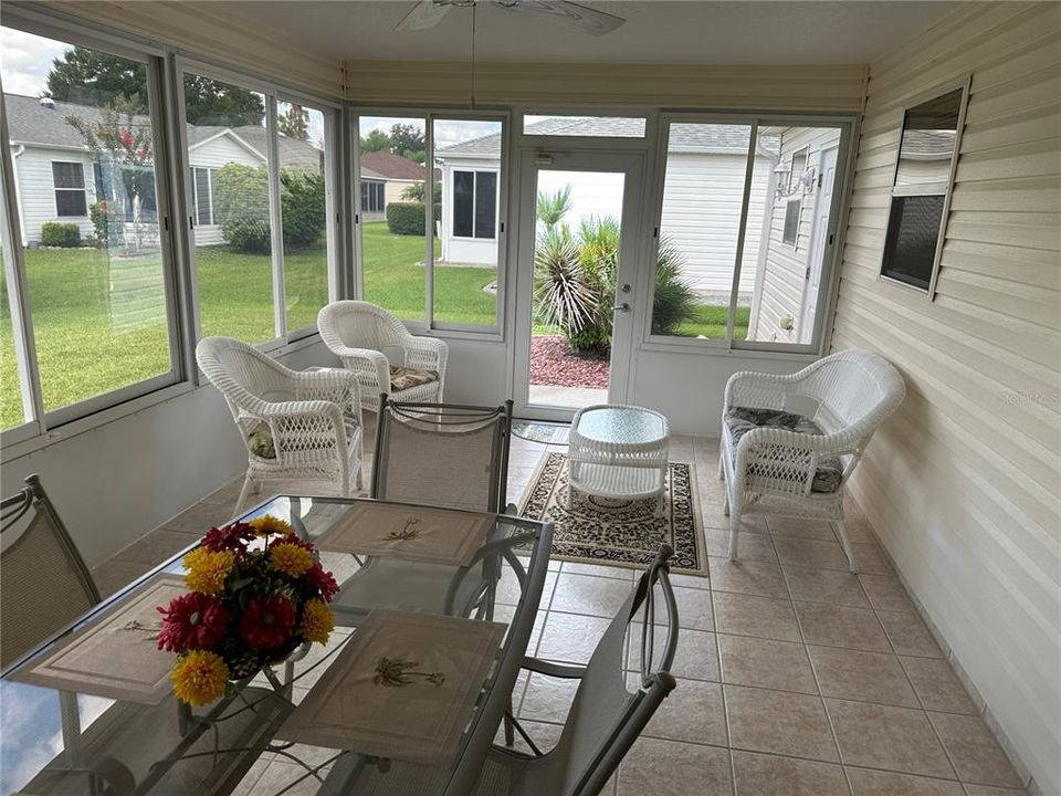 For Rent: $2,800 (2 beds, 2 baths, 1142 Square Feet)