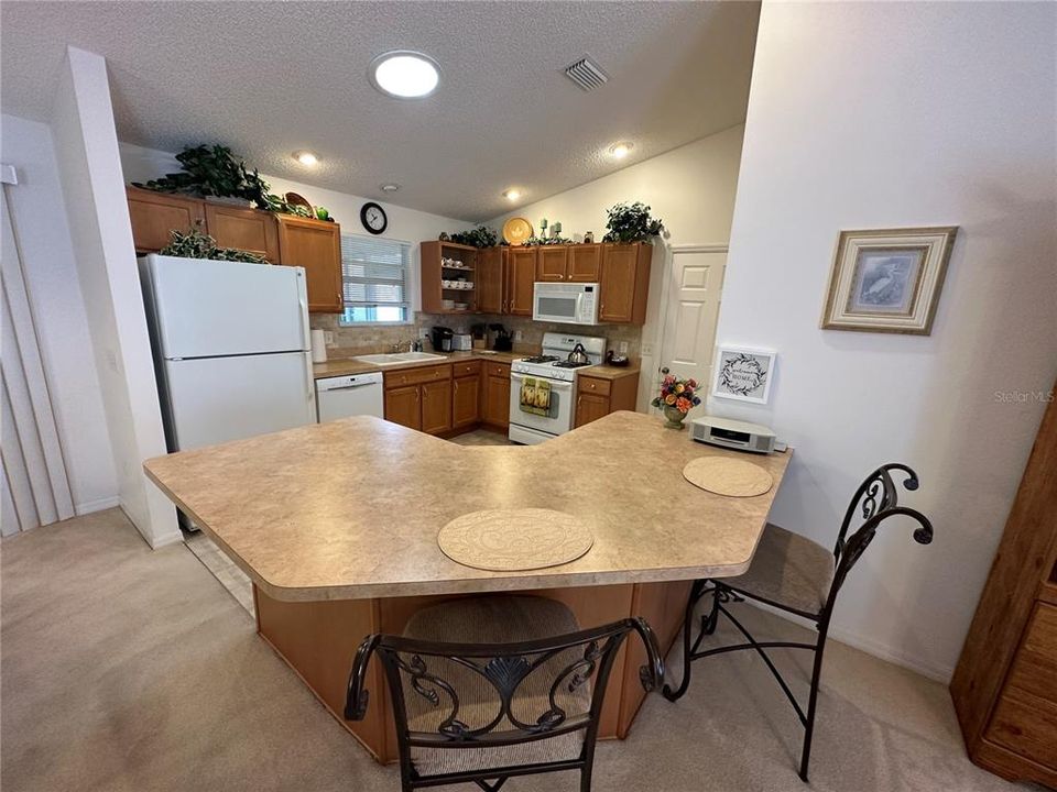 For Rent: $2,800 (2 beds, 2 baths, 1142 Square Feet)