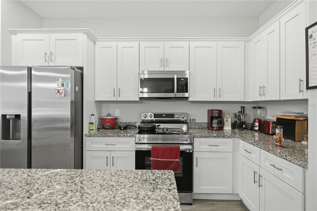 For Sale: $320,000 (4 beds, 2 baths, 1531 Square Feet)