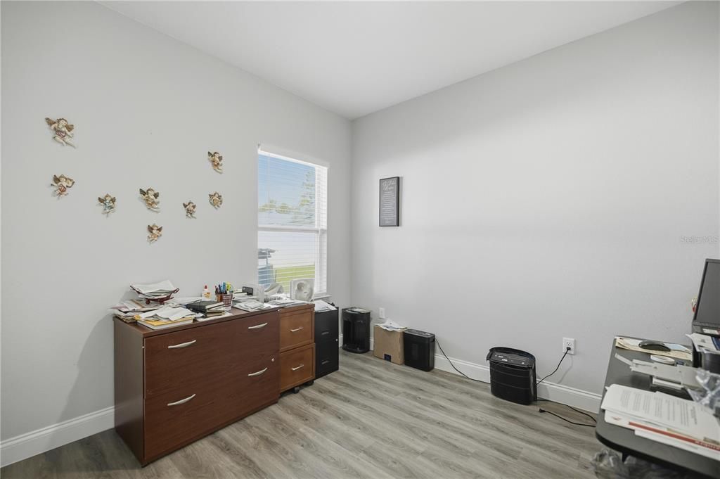 For Sale: $320,000 (4 beds, 2 baths, 1531 Square Feet)