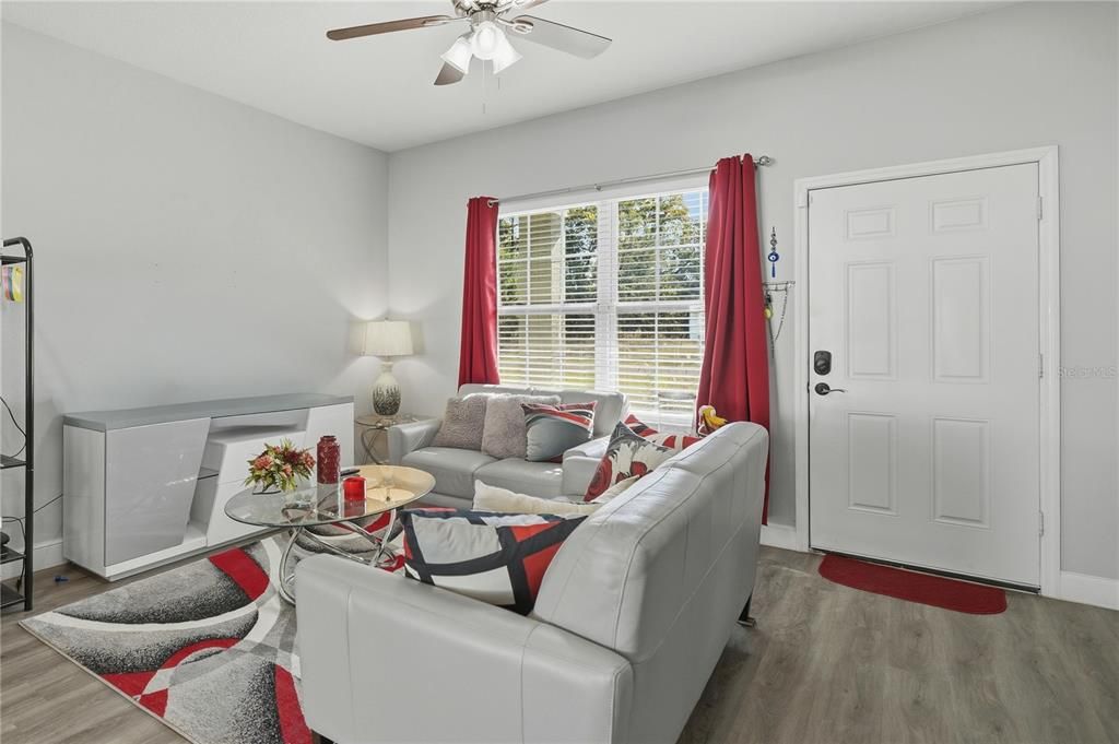 For Sale: $320,000 (4 beds, 2 baths, 1531 Square Feet)