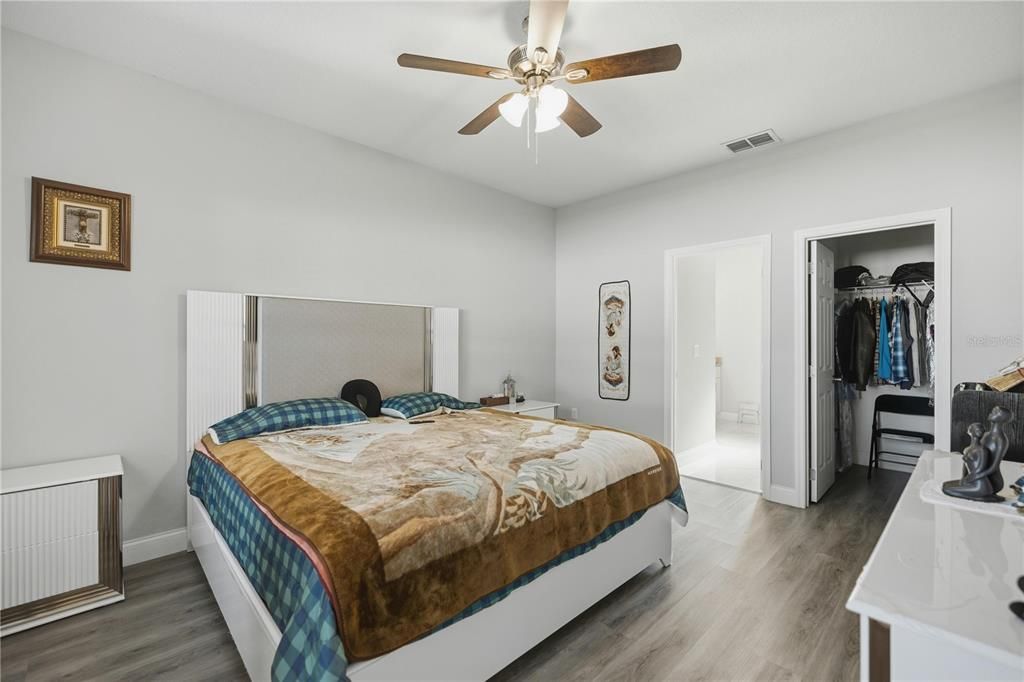 For Sale: $320,000 (4 beds, 2 baths, 1531 Square Feet)