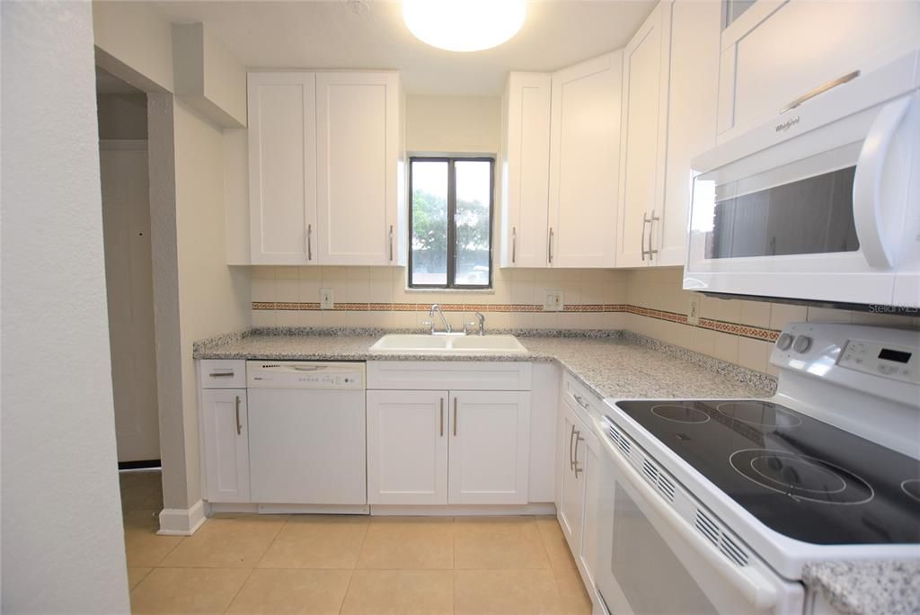 В аренду: $1,505 (2 спален, 1 ванн, 1158 Квадратных фут)